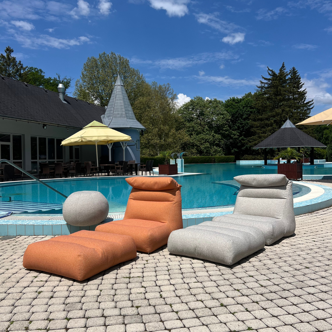 Poolside Duo